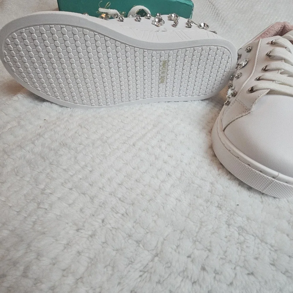 Lauren Lorraine - Pam-Y - Women's Ivory Sneakers - Size 5- Embellished‎